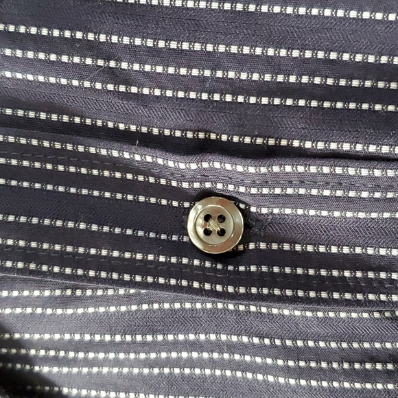 Hugo boss navy blue pin striped dress shirt excellent condition - Picture 3 of 9